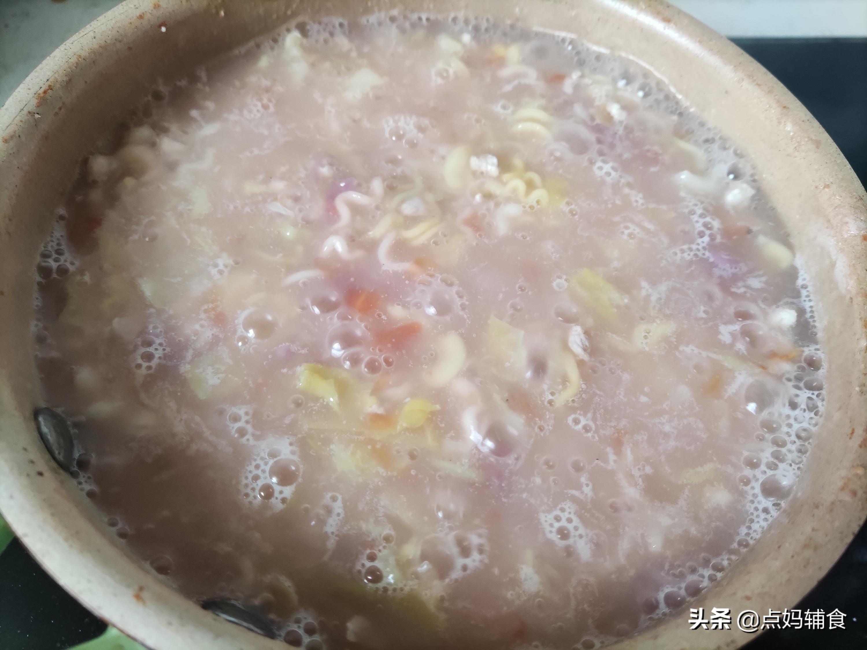 九个月宝宝饮食新探索，西红柿可否成为辅食佳品？